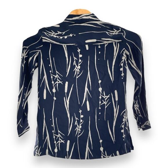 Liz Claiborne Women's Long Sleeve Graphic Print Button-Up Shirt Blue Gray Size 4 - Picture 2 of 4